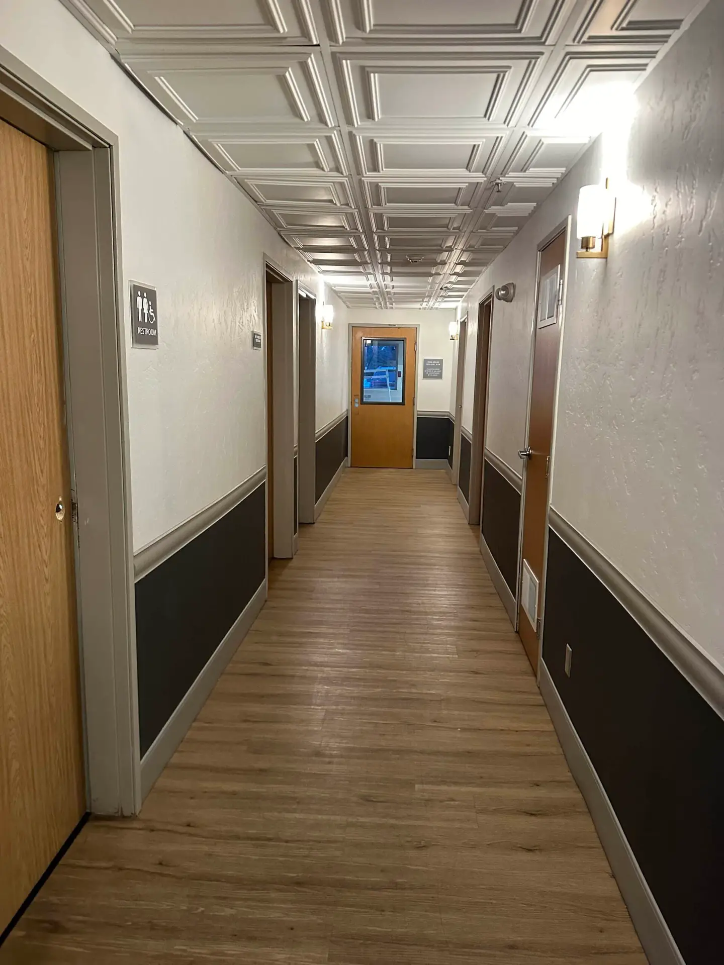 interior doors with lobby